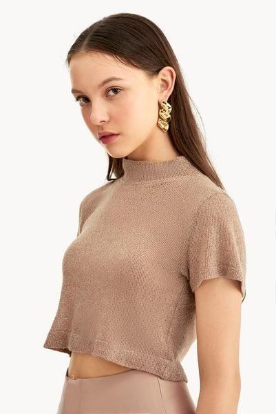 Làm sao để áo croptop mặc với quần baggy sành điệu và thời trang?