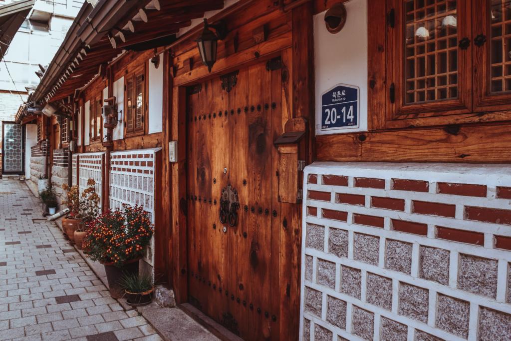 What to Do in Bukchon Hanok Village, Seoul