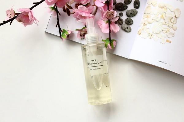 Dầu Tẩy Trang Dành Cho Da Dầu Và Da Nhạy Cảm  Muji Cleansing Oil 200ml