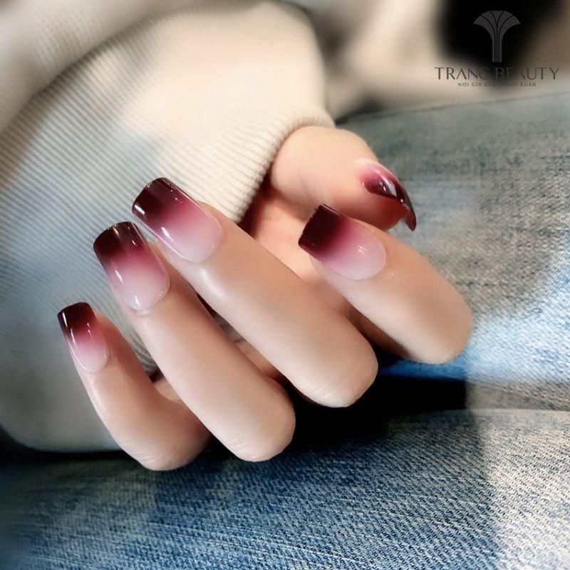 Mẫu nail trơn trắng sang chảnh