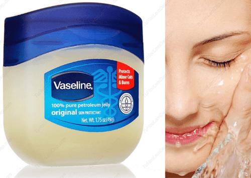 Có thể dùng Vaseline như kem dưỡng ẩm?