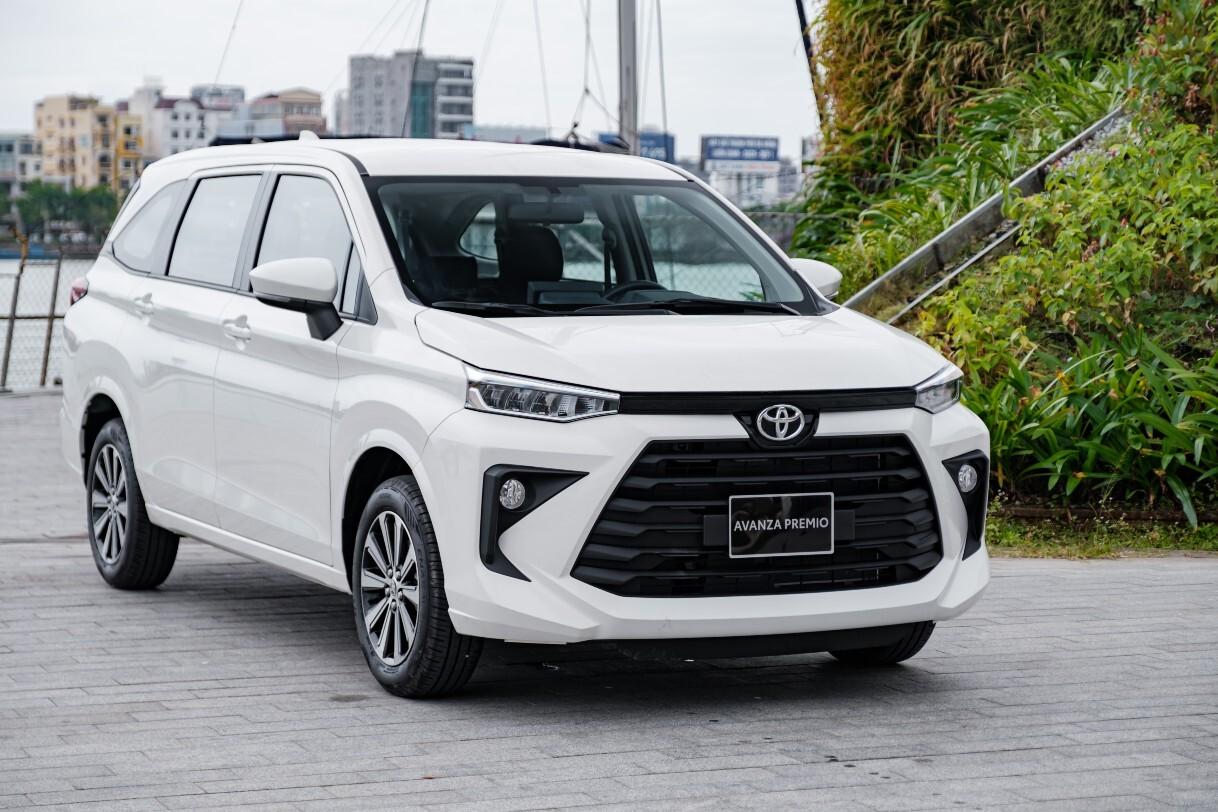 Top 7 mẫu xe Toyota 7 chỗ 2023 và bảng giá mới nhất