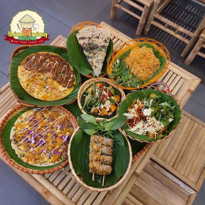 Trải nghiệm buffet bánh tráng mâm với 7 loại bánh tráng của 7 vùng miền