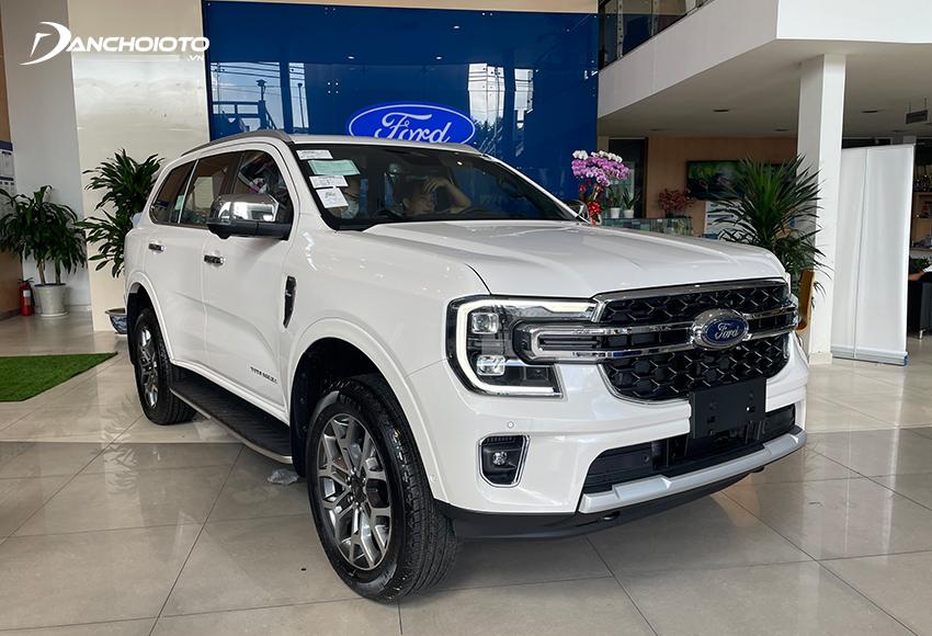 Bảng giá xe ô tô Ford: SUV 5 chỗ, 7 chỗ và bán tải (9/2024)