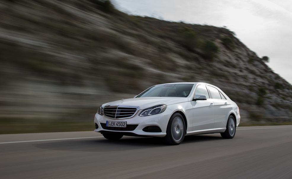 Mercedes E250: Thông số, Bảng giá & Ưu đãi tháng 08/2024