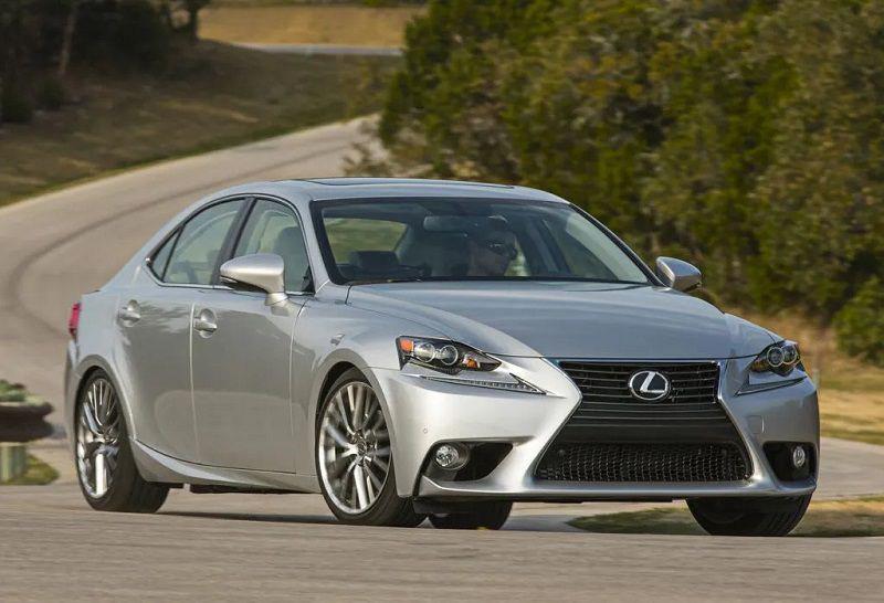 Bảng giá xe Lexus IS250 lướt có sự chênh lệch giữa các đời xe