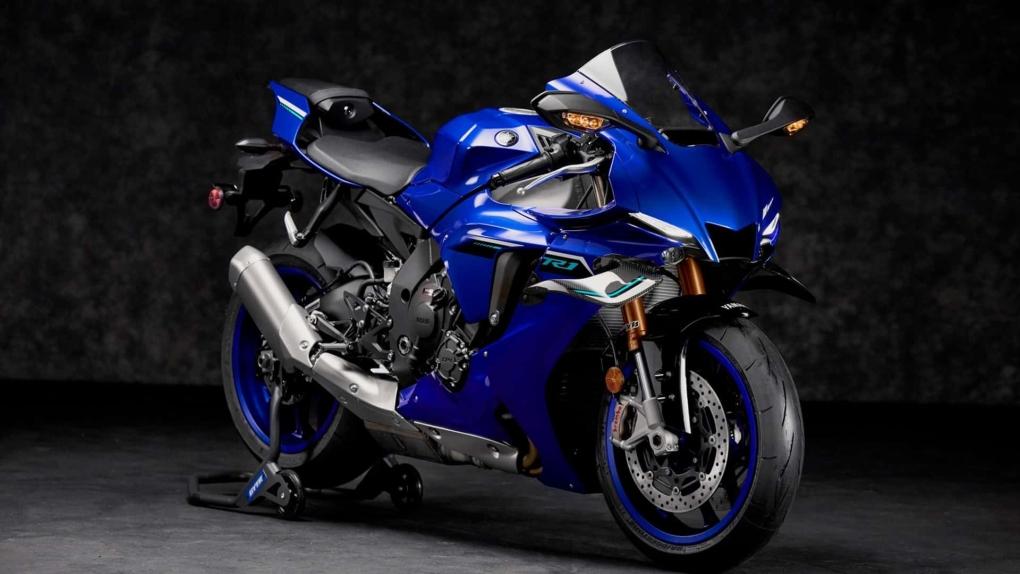 Yamaha R1 và R1M phiên bản mới giá từ 19.000 USD