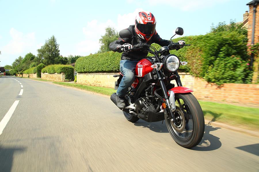 Yamaha XSR125 on the road front