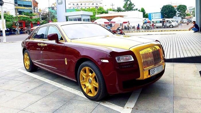 Xe Rolls-Royce Ghost mạ vàng của ông Trịnh Văn Quyết hạ giá, đấu giá lần 2