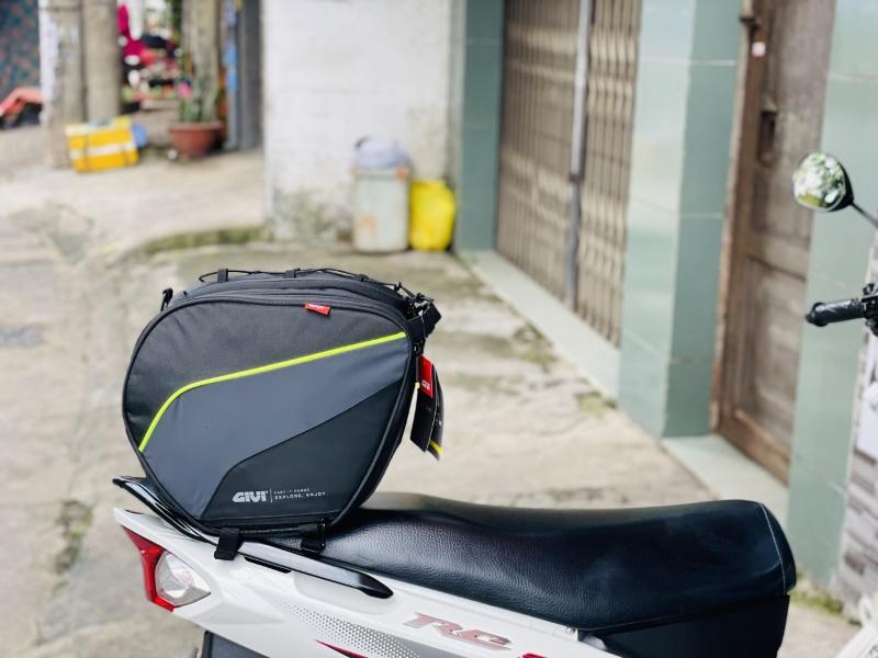 TÚI GIỮA XE GIVI EA135