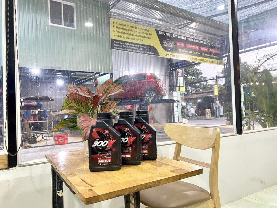 Motul 300V Factory Line 10W40 1L