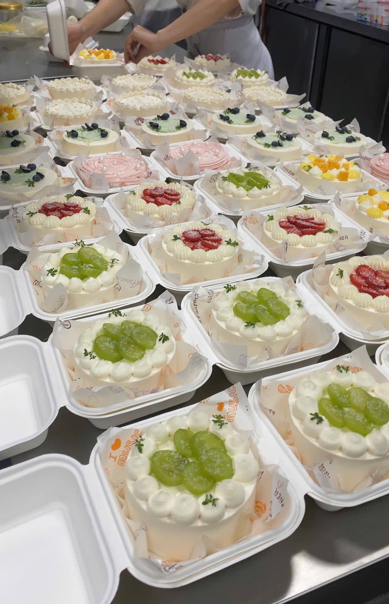 Bước 1 Trộn hỗn hợp trứng Bento cake - bánh kem mini Hàn Quốc